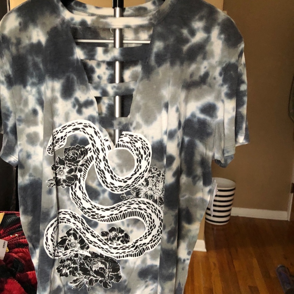 V-neck cut tee